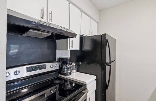 Buckingham Apartment | The Charlie 8105 I Spacious and Comfy 1 Bed 1 Bath