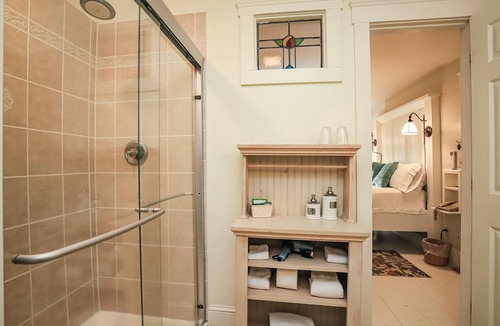 Onancock Hotel | The Charlotte Hotel & Restaurant