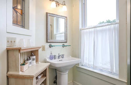 Onancock Hotel | The Charlotte Hotel & Restaurant