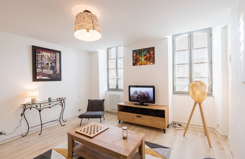 Auterive Apartment | The charm of a former convent