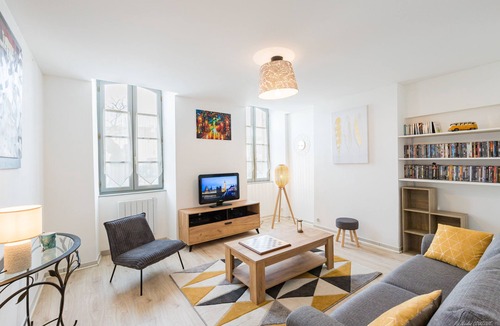 Auterive Apartment | The charm of a former convent