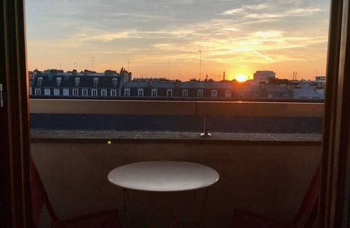 Clignancourt Apartment | The charm of Montmarte open air