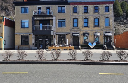 Desjardins Apartment | The charm of the river