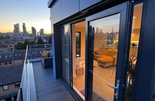 Bethnal Green Apartment | The Charm view London