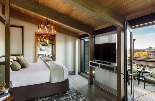 Historic Downtown La Crosse Hotel | The Charmant Hotel