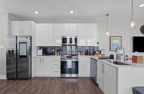 Fort Worth Apartment | The Charming 2BD: In the Heart of FortW & Stylish!