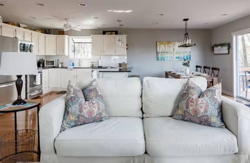 Royal Pines Ski Chalet | The Charming Chalet with Gorgeous Mountain View’s