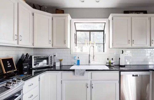 Royal Pines Ski Chalet | The Charming Chalet with Gorgeous Mountain View’s