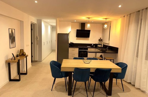 Republique - Tolstoi Apartment | The charming two-bedroom Parilly Republic