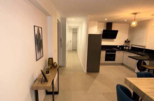 Republique - Tolstoi Apartment | The charming two-bedroom Parilly Republic