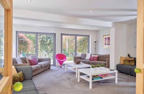 Cheltenham House | The Chase