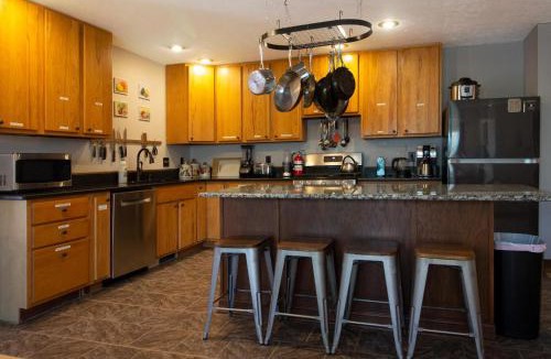 Bloomington House | The Chateau