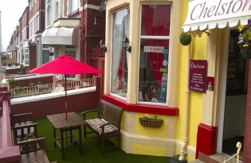 Blackpool Town Center Bed & Breakfast | The Chelston Bed and Breakfast