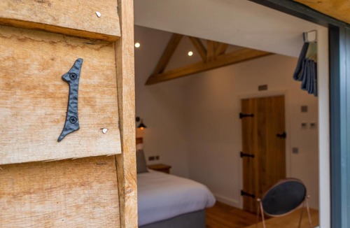 Burcot Hotel | The Chequers at Burcot