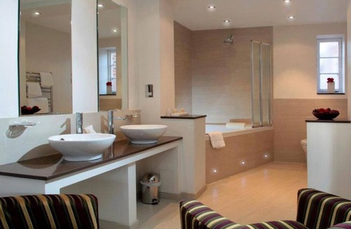 Newbury Hotel | The Chequers Hotel