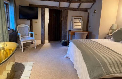 Smarden Bed & Breakfast | The Chequers Inn