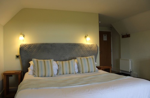 Ventnor Hotel | The Chequers Inn