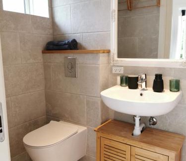 Arnager House | The Cherry Apartment - 'Den Gule Svane' Guest House - near Rønne & Beach