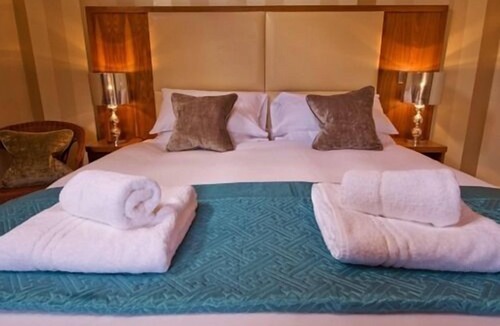 Stoke Row Hotel | The Cherry Tree Inn