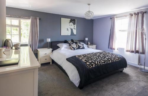 Ticehurst Hotel | The Cherry Tree Inn