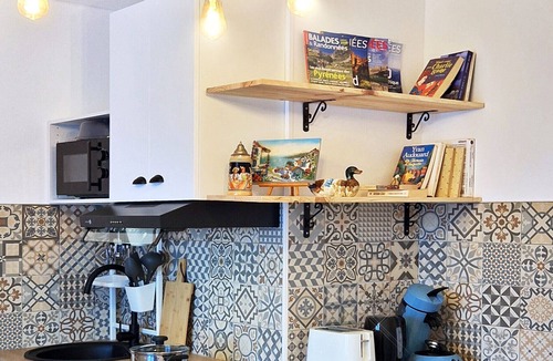 Fontaine-Bayonne-Cartoucherie Apartment | The Cherub - Cute Studio near downtown and Tram
