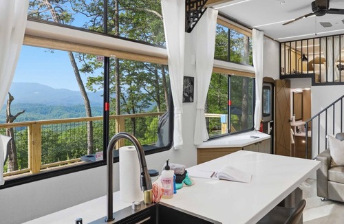 Tallassee House | The Chestnut. Gorgeous views of the Smokies.