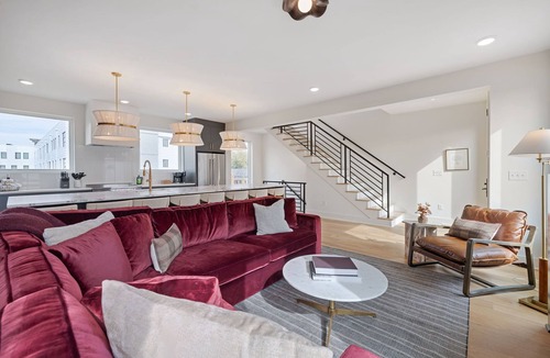 Chestnut Hill House | The Chestnut + Linden | 8 BR, Skyline Views