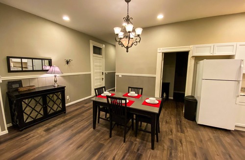 Osceola Apartment | The Chestnut on the Square Historic Loft A