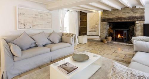 Burford House | The Chestnuts