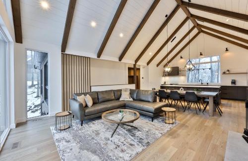Saint-Faustin-Lac-Carre Ski Chalet | The Chic Shack - Golf, Ski, SPA