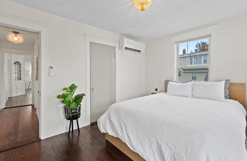 Gloucester Apartment | The Chill-a-Vista