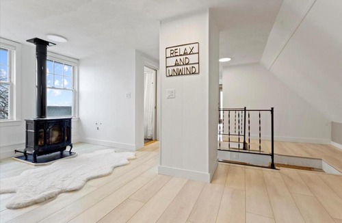 Gloucester Apartment | The Chill-a-Vista