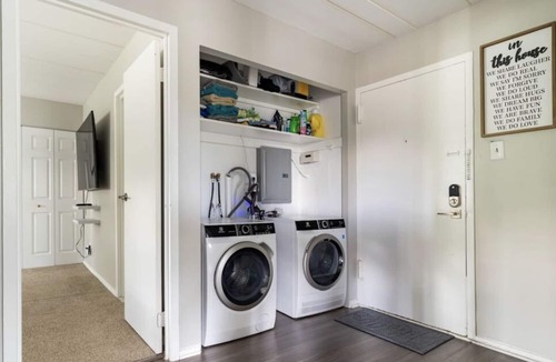Cherry Hill Apartment | the chill mall space