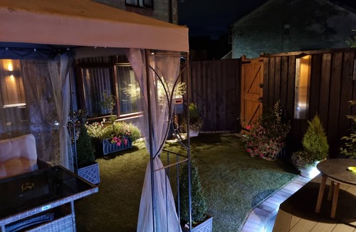 Cannards Grave Apartment | THE CHILL Studio Apartment