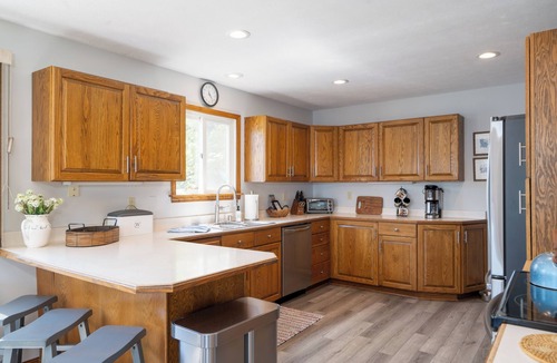 Naples House | The Chosen Spot: Secluded, Views, Wineries, Hot tub, Skiing, Pet friendly!