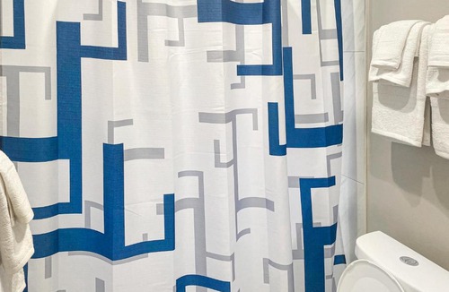 Peachtree Hills Apartment | The Christina 2bd Fast Wifi Free Parking