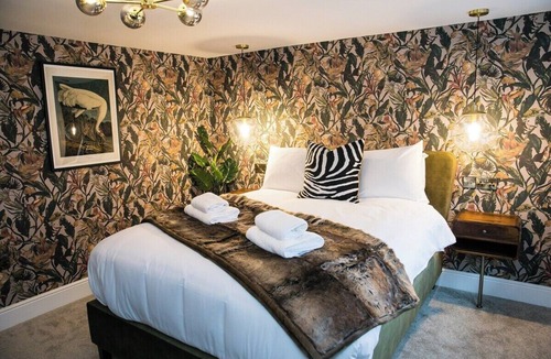 Buxton Hotel | The Chrome Hill Suite at Foxlow Grange