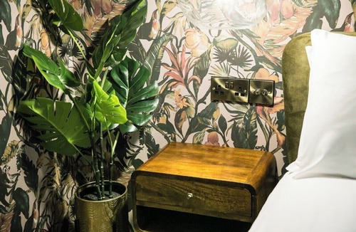 Buxton Hotel | The Chrome Hill Suite at Foxlow Grange