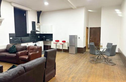 Droylsden Villa | The Church-C