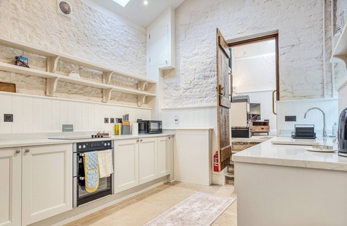 Newton St Loe House | The Cider Barn - Gorgeous 2BD Near Bath