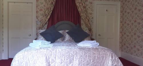 Upper Town Apartment | The Circus Apartment