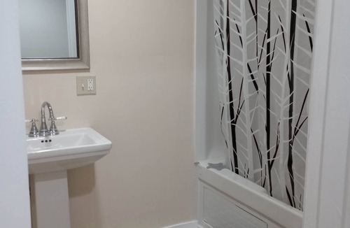 Fairfield Apartment | The Citadel -Best View in Town Modern Condo 7min Off I-64