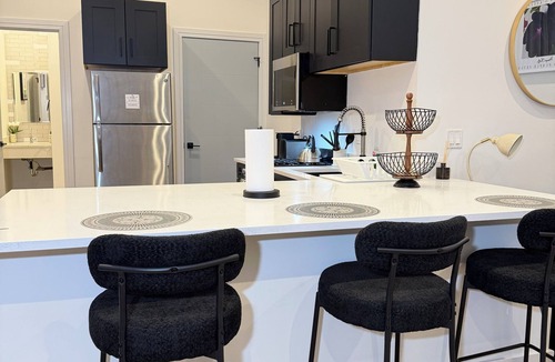 Ravenswood Apartment | The City Manor Apartment 1 bedroom