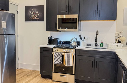 Ravenswood Apartment | The City Manor Apartment 1 bedroom
