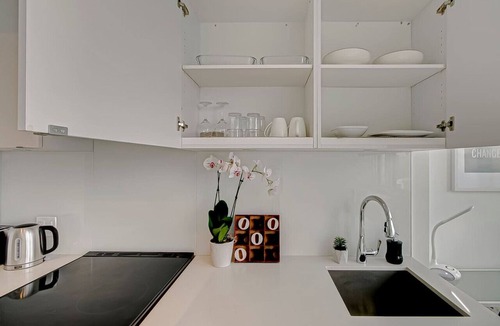 Garden District Hotel | The Cityscape by Instant Suites | PentHouse Unit