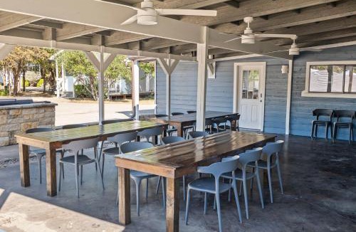 Canyon Lake Hotel | The Claire Hotel