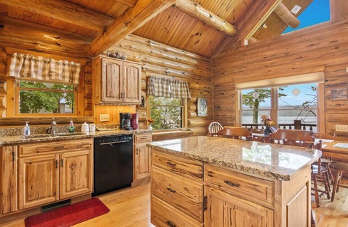 Bellaire House | The Clam Shell | Hot Tub | Water Front | Kayaks