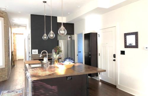 Rogers Park Apartment | The Clark