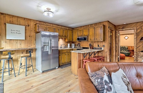 Blairsville Cabin | The Classic | Forest cabin with wraparound deck, fireplace & great location