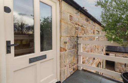 Falstone House | The Classic